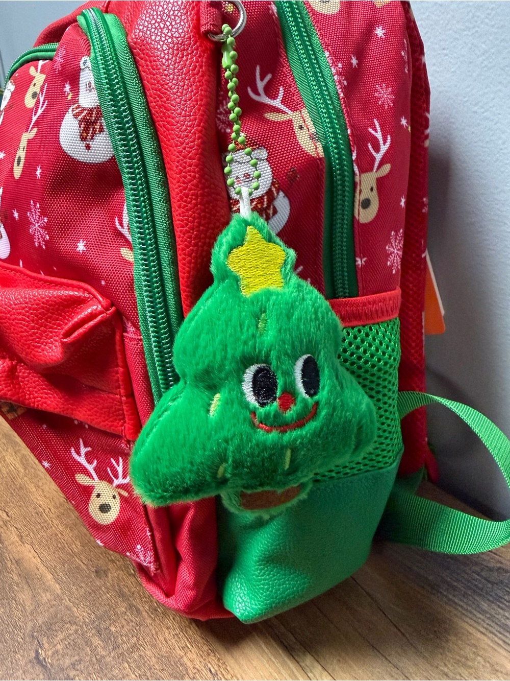 Sun Eight Binnes Kids Christmas Backpack w/Santa & Reindeer Print. NWT. - Picture 3 of 5